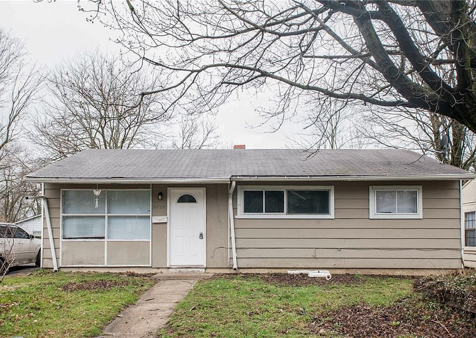 1st image of 4924 N Kenyon Dr