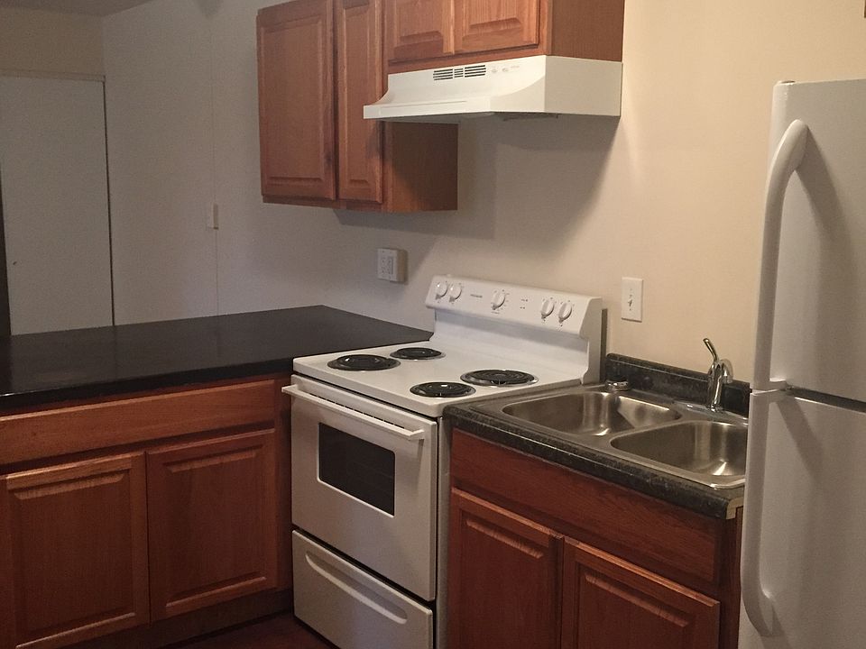 1st image of 1507 E Washington St #10555977