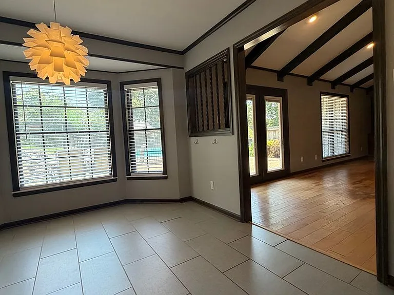 1101 Silverwood Cv — Photo 14