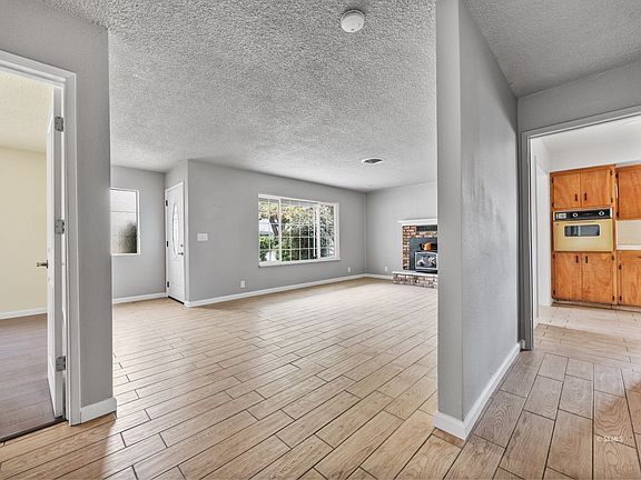 2nd image of 2113 Kem Ave