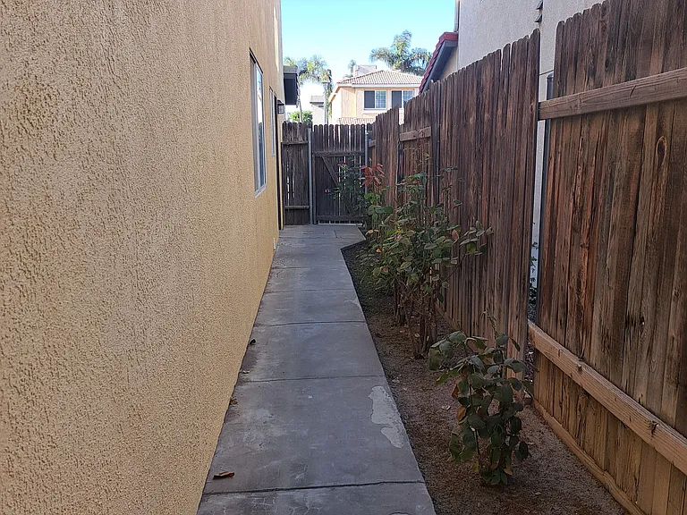 9507 Salinger St — Photo 17
