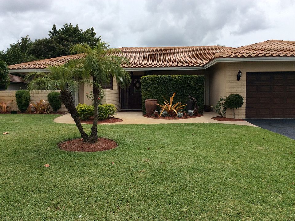 1st image of 10140 Ramblewood Dr