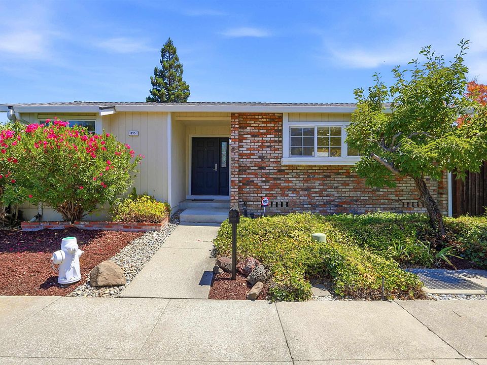 1st image of 835 Luz Ct