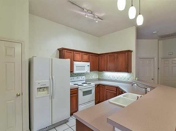 2nd image of 5911 Sagebrush Trl