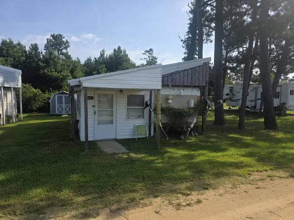 3211 Pine Forest Ln, Chincoteague Island, VA 23336