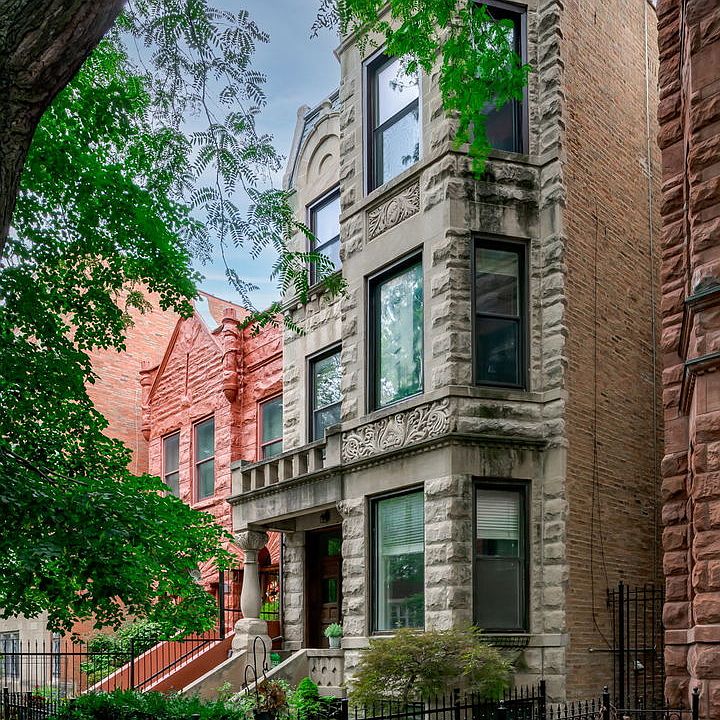 1st image of 734 W Briar Pl #1
