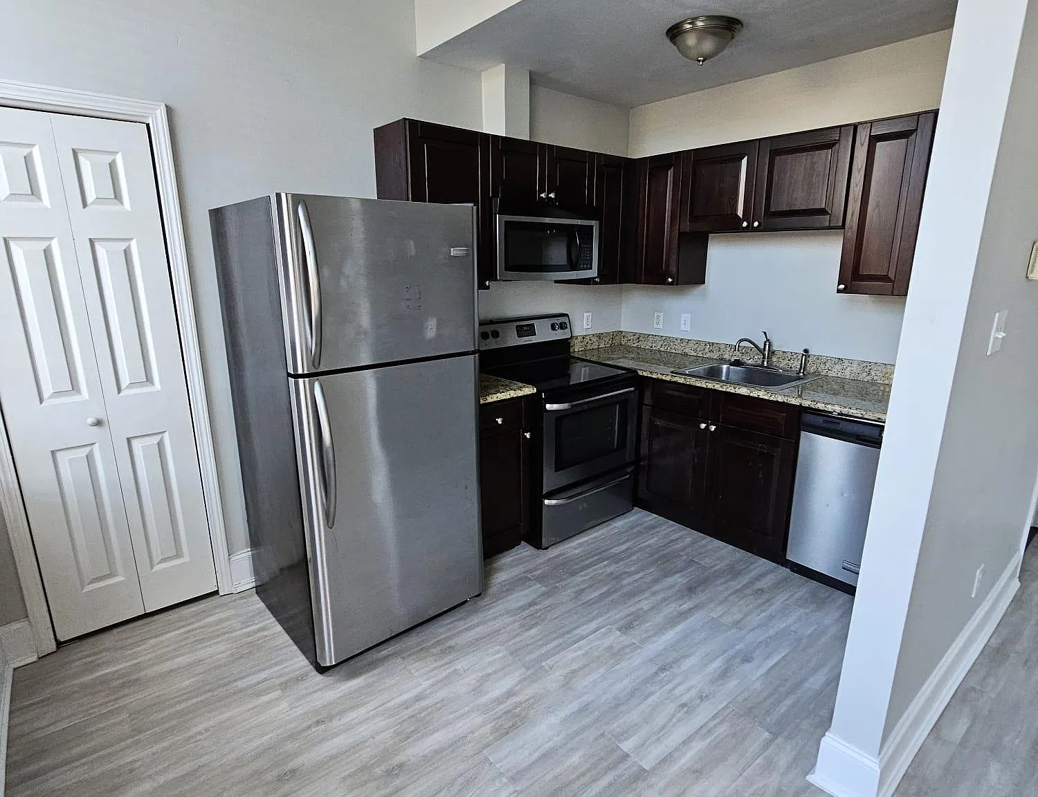 1215 Josephine St — Photo 4