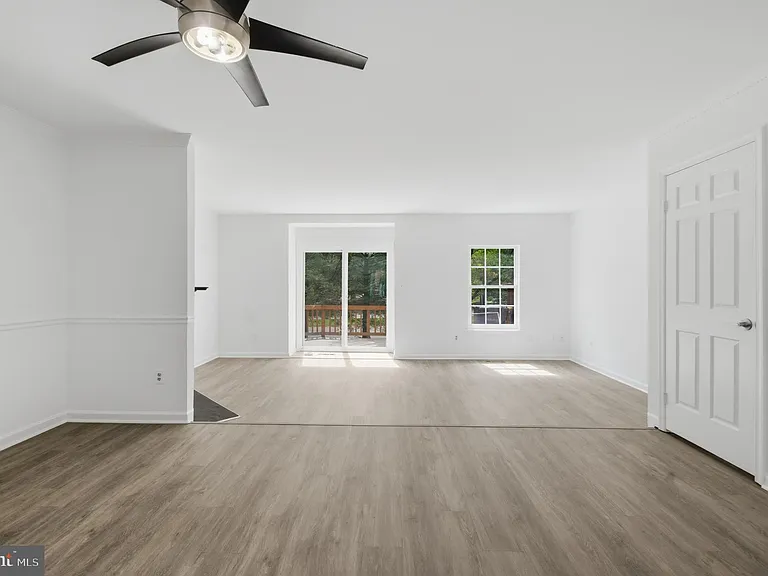 46601 Carriage Ct — Photo 10