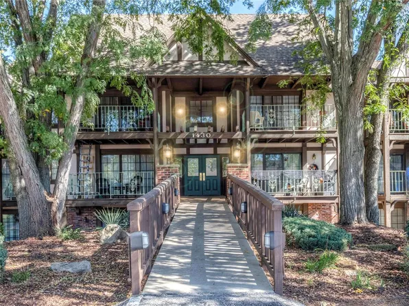 1430 Heritage Lndg APT 107, Saint Charles, MO 63303