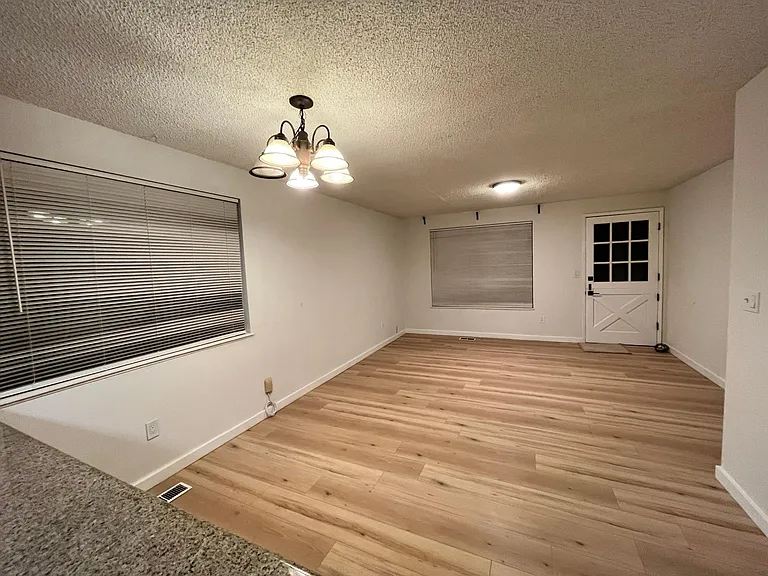 3025 NE 59th Ave — Photo 5