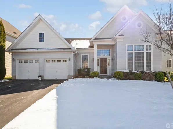 31 Crooked Stick Pl, Monroe Township, NJ 08831