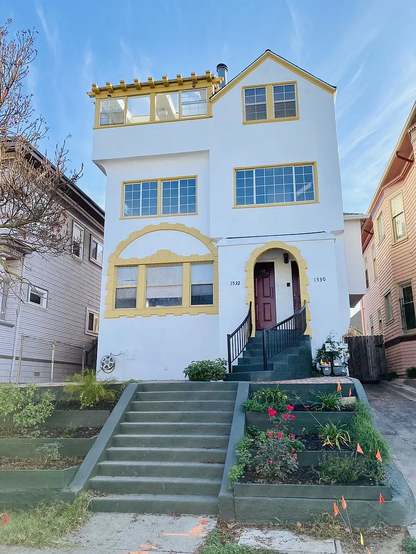 1530-1532 Filbert — Photo 1
