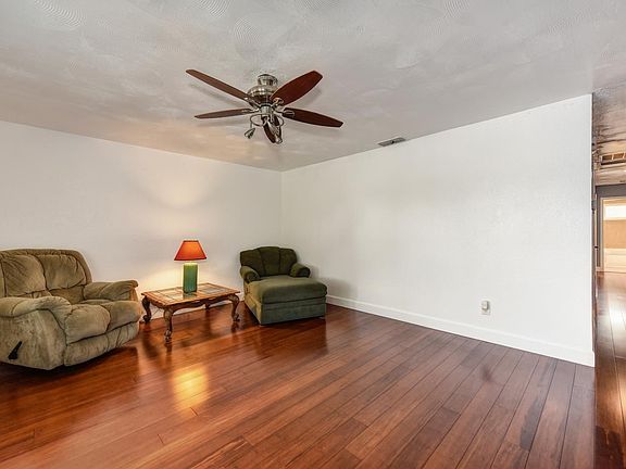 5th image of 7856 Sungarden Dr