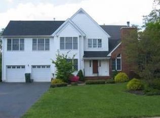 40 Jamestown Rd, Eatontown, NJ 07724
