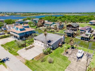 1640 Dick Bay Dr, San Leon, TX 77539