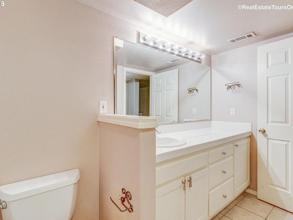2nd image of 2451 SW Bertha Blvd