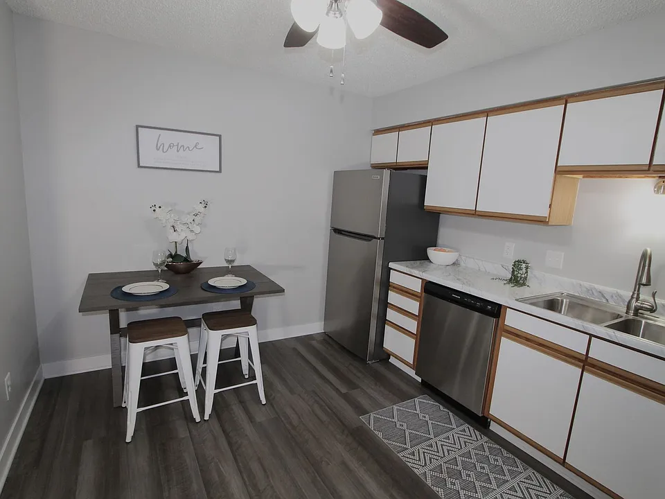 The Cumberland of Columbus. Modern look in a convenient location 1 & 2 bedroom apartments. Pet fr...