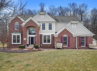 W147N6677 Ash Dr, Menomonee Falls, WI 53051