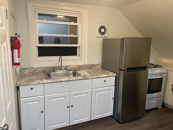 2nd image of 6116 Washington St Floor 3