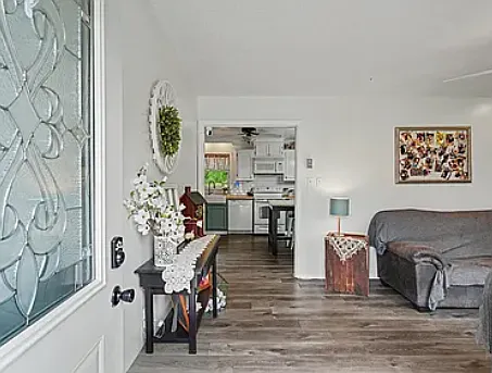 205 N Jefferson St — Photo 15