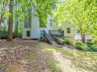 1282 E Shiloh Trl, Kennesaw, GA 30144