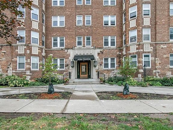 2nd image of 311 E Emanuel Cleaver Ii Blvd #701