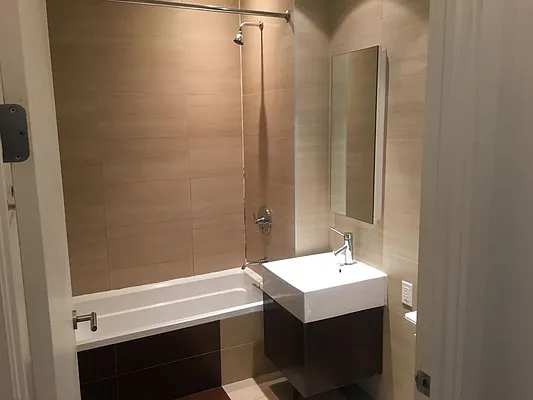 Rented by Metro Prop NY Corp | media 2