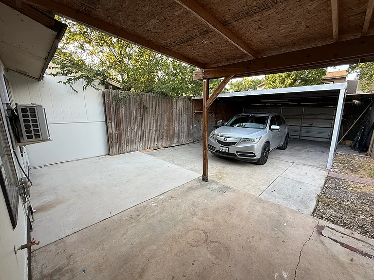 6909 Oldham — Photo 17