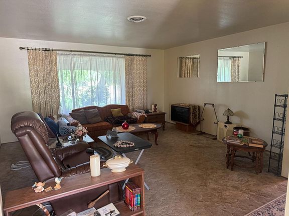 3rd image of 678 Little Ave