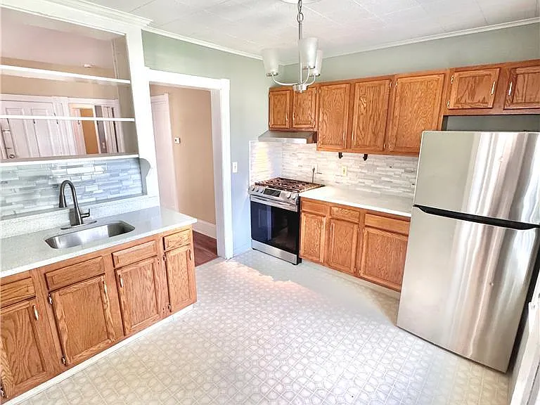 229 E Union Blvd #1 — Photo 14