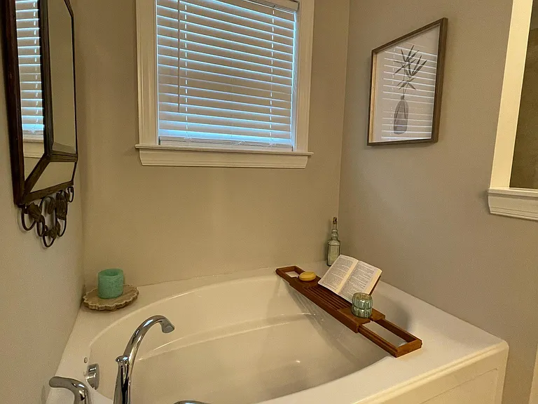 1010 Vanguard Dr — Photo 18