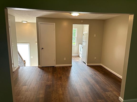 5th image of 326 Bellford Ct