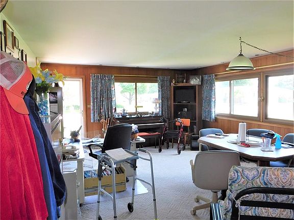 5th image of 232 E Orchard Dr
