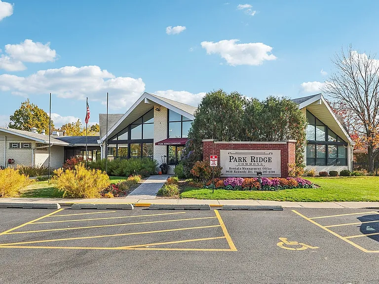 23-web-or-mls-Kennedy Dr-0611-902