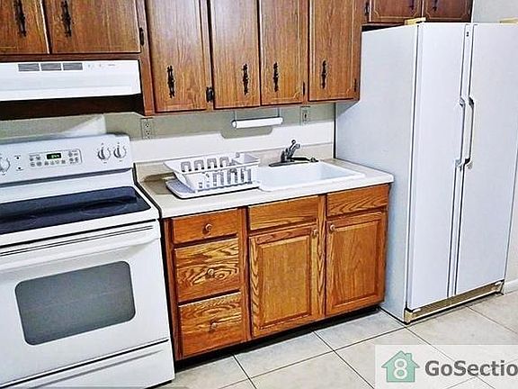 3rd image of 410 NE 12th Ave #1