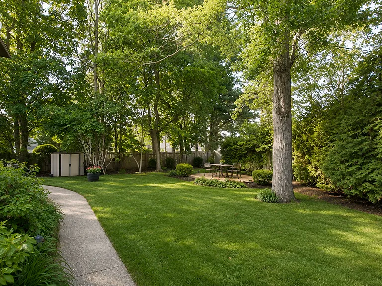 49 Shady Ln #R — Photo 3