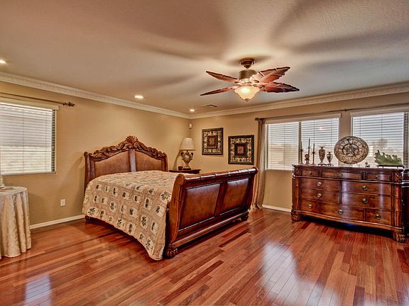 4th image of 28953 N Welton Pl