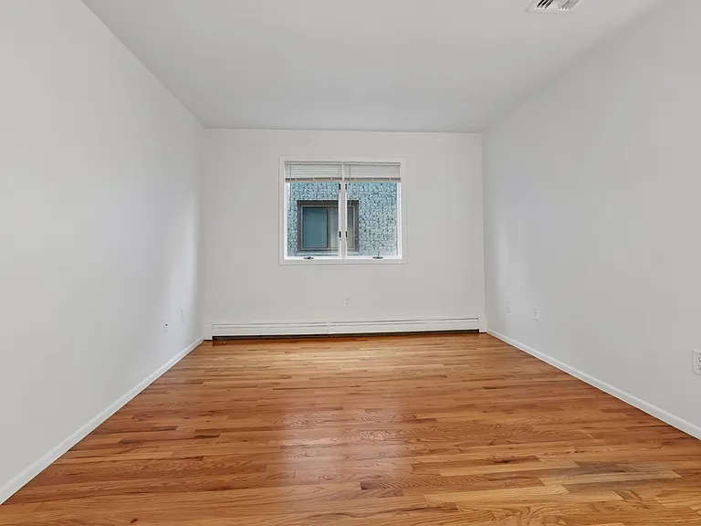 336 E Columbia Ave — Photo 5