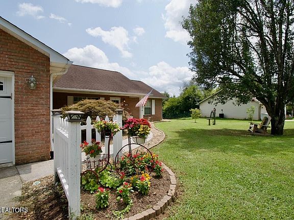 2nd image of 3865 Big Springs Ridge Rd