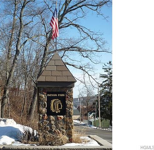 1st image of 8 Forest Dr