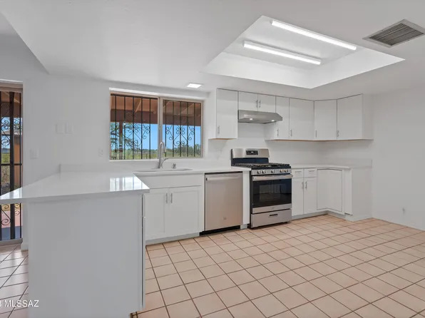 6320 S Oriole Cir, Tucson, AZ 85746