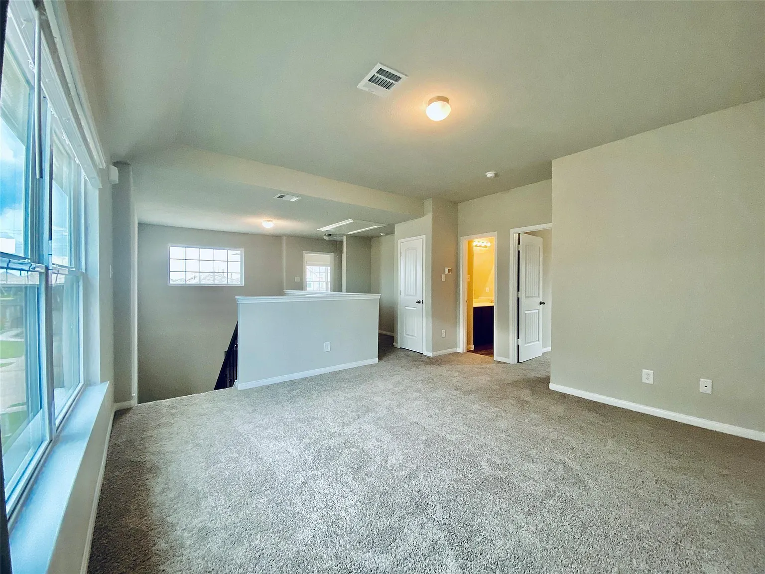 4 bed, 2.5 bath, 2125 sqft, $2,450 — Photo 3