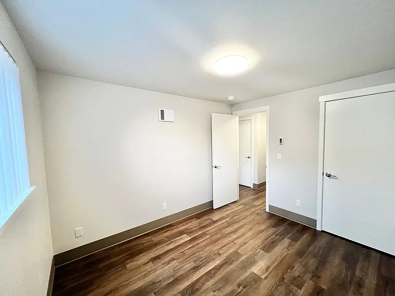 Cougar Creek Apartments — Photo 20