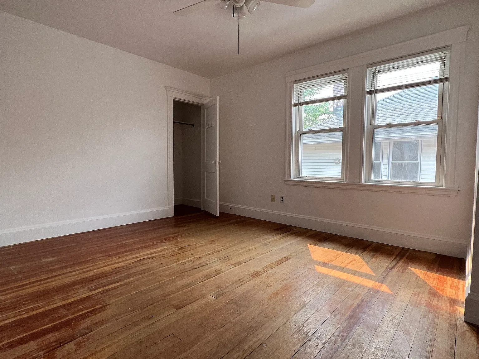 6 bed, $7,200 — Photo 2