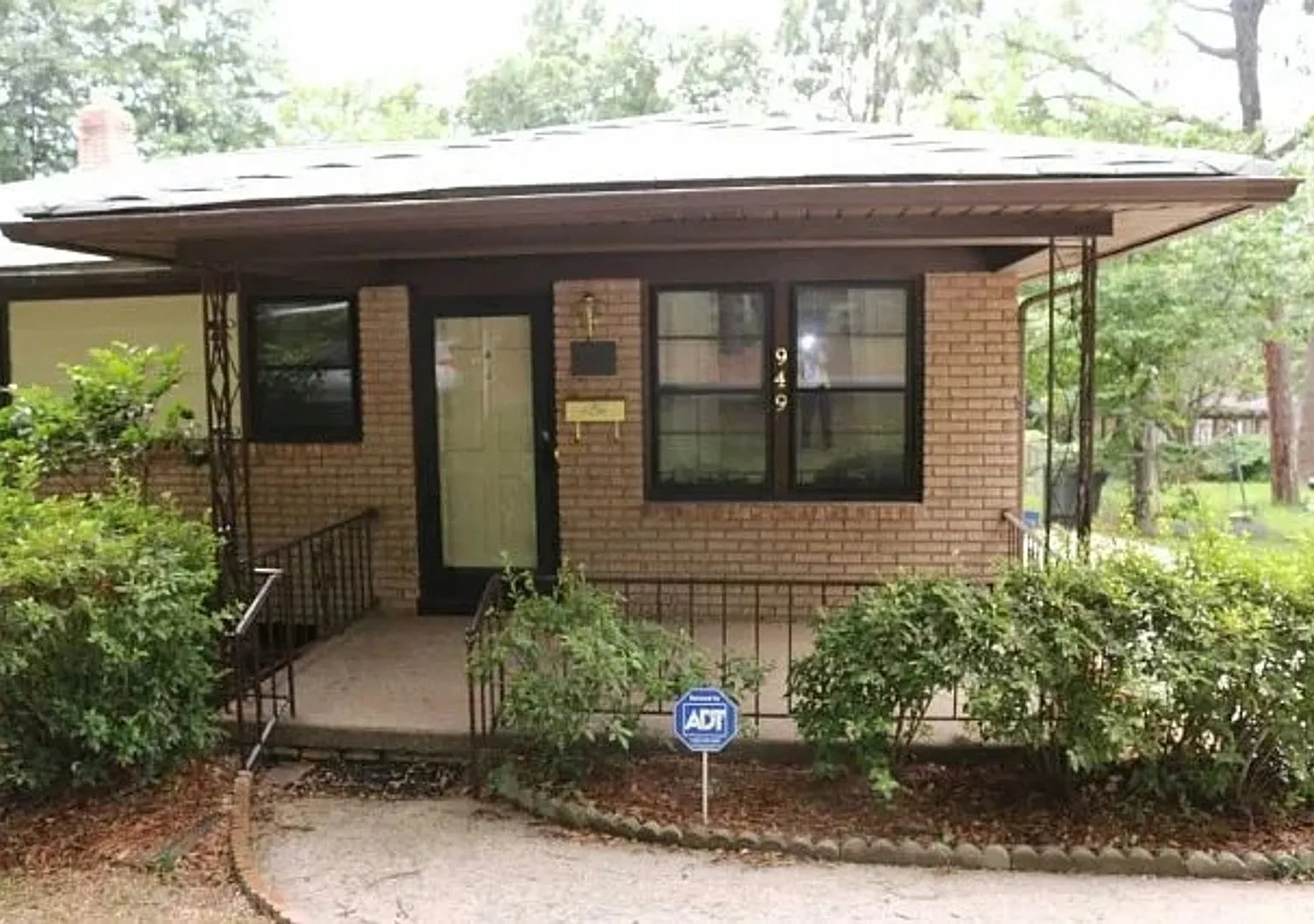 3 bedroom single level close to 5 points — Photo 4