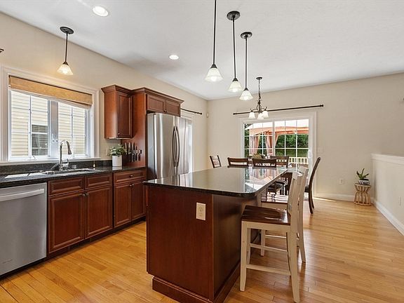 4th image of 48 Orchard Dr