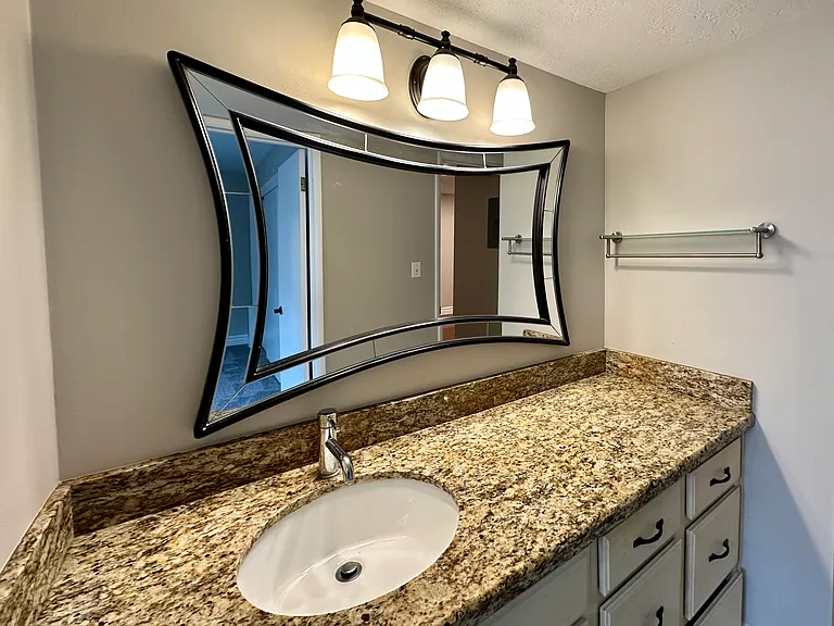 73 N F St #2 — Photo 15