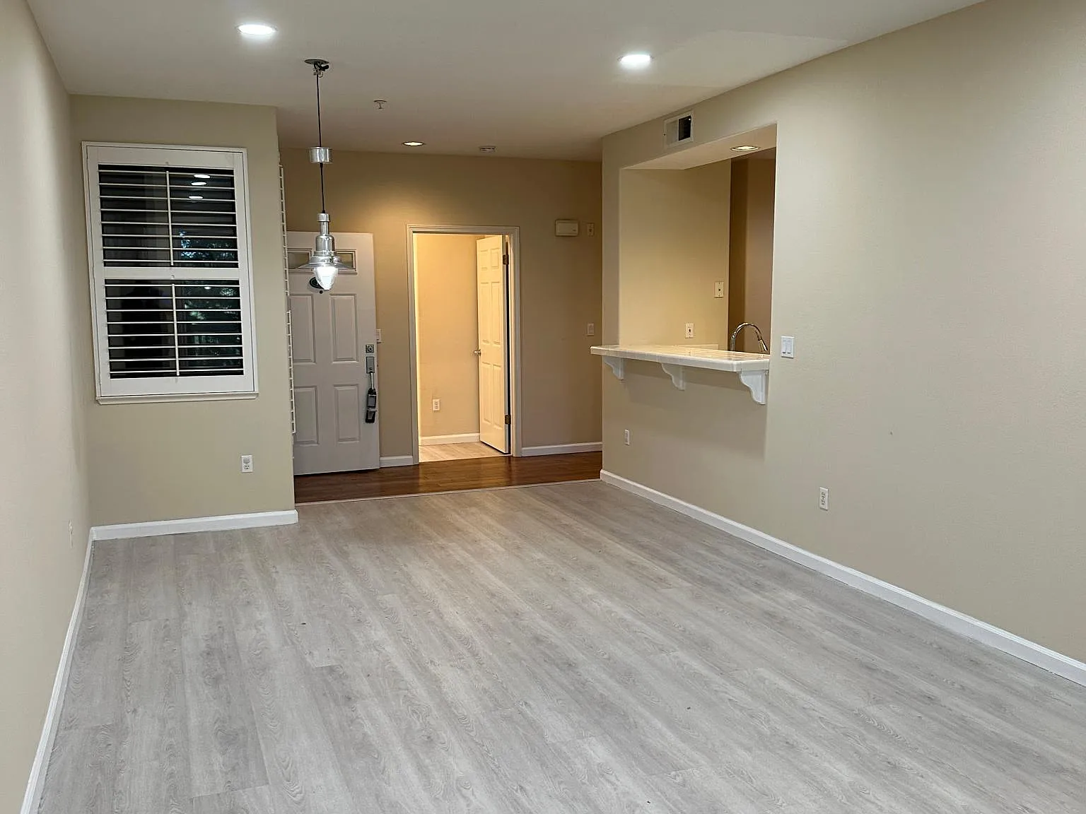 2 bed, 1134 sqft, $3,600 — Photo 2