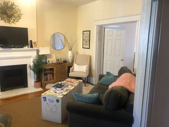 4th image of 2821 W Grace St