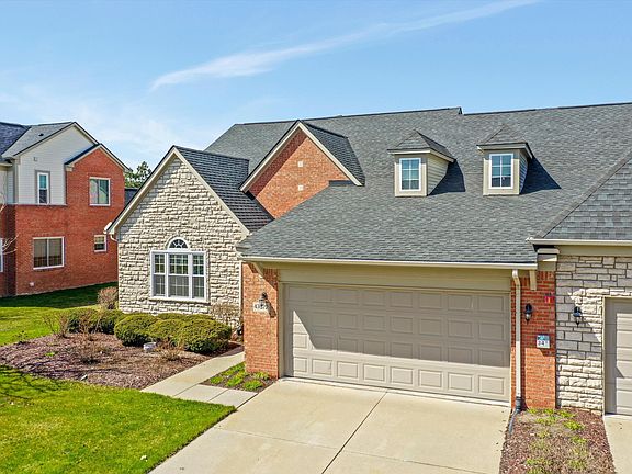 4th image of 47672 Vistas Circle Dr S